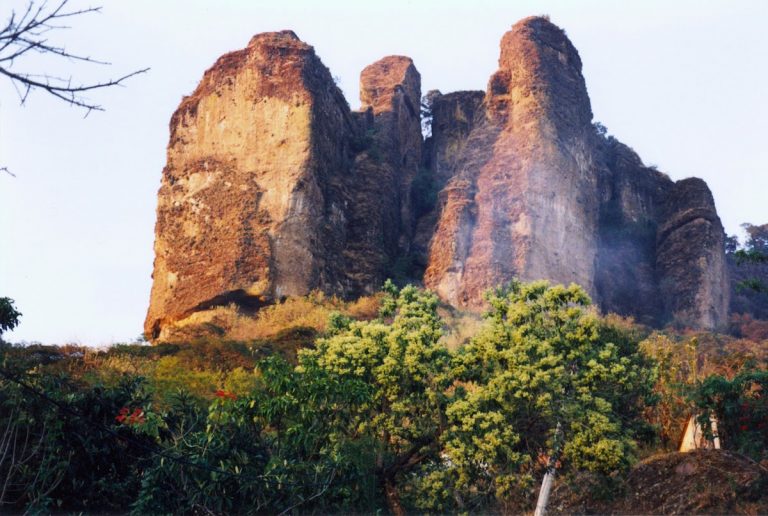cerro de los corredores en tepoztlan